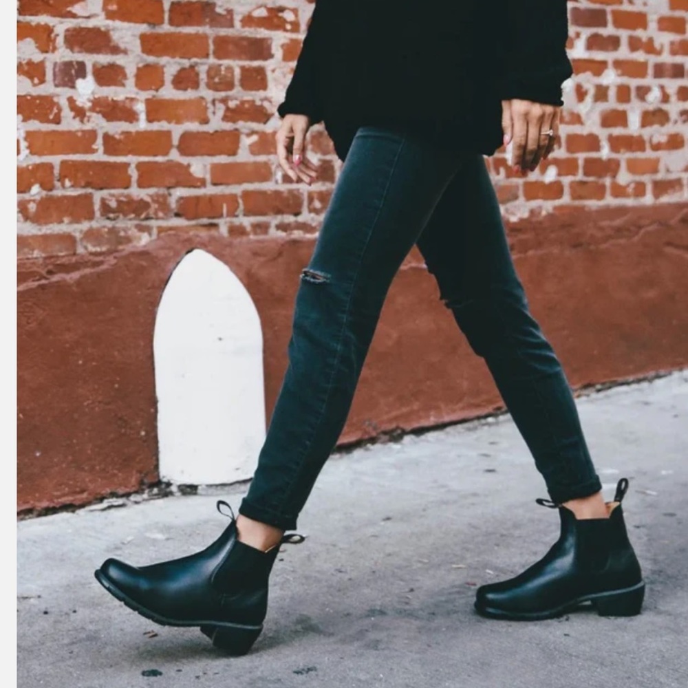 Blundstone Black Leather Heeled Boot 1671